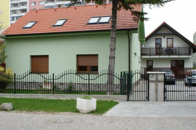 Vila Ria Bed & Breakfast Bratislava Exterior photo